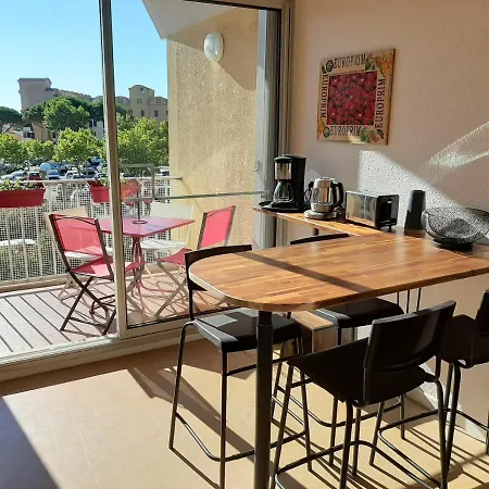 Apartment Entre Port Et Village
