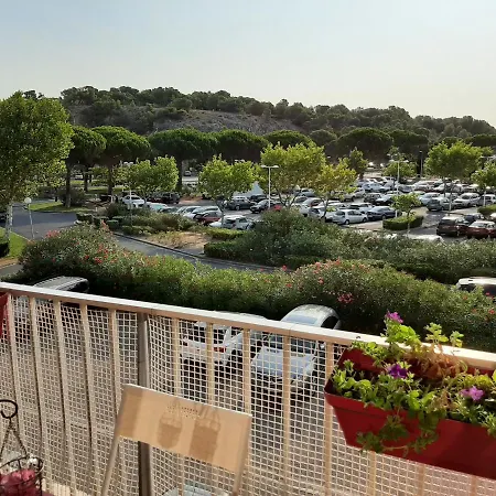 Entre Port Et Village Apartment *